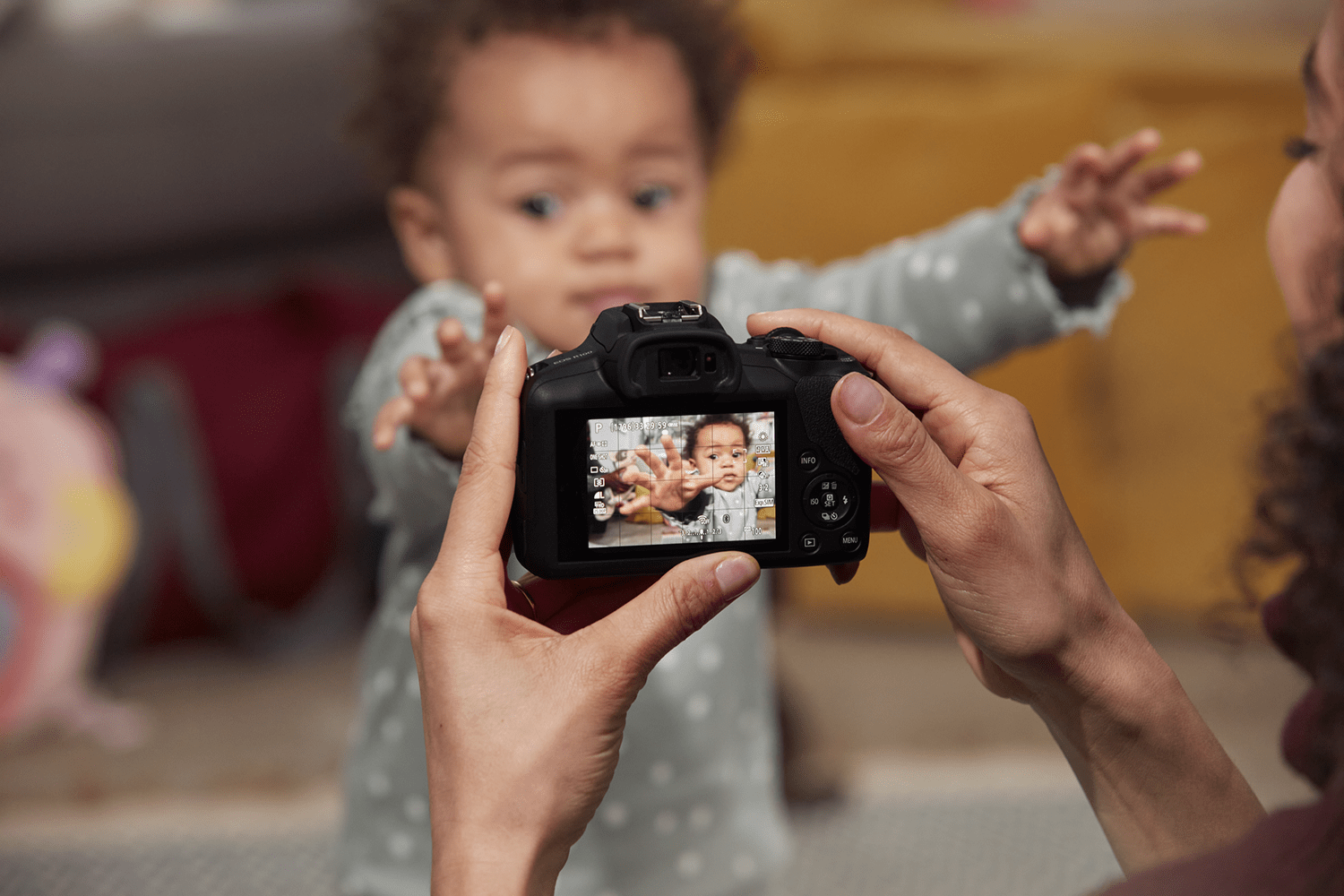 Canon EOS R100